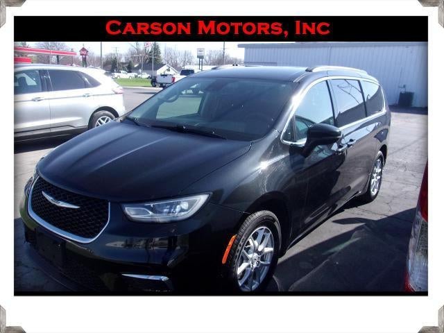 2022 Chrysler Pacifica Touring L in Black — front three-quarter view